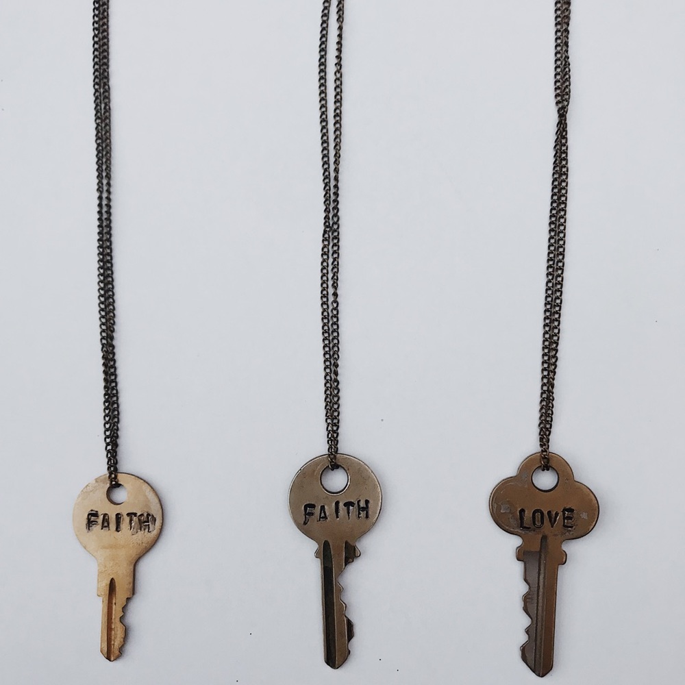 Key necklace - Picture 2 of 2